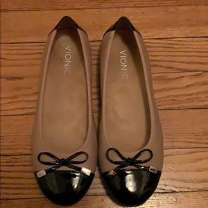 Like New Vionic Minna ballet flats size 6.5